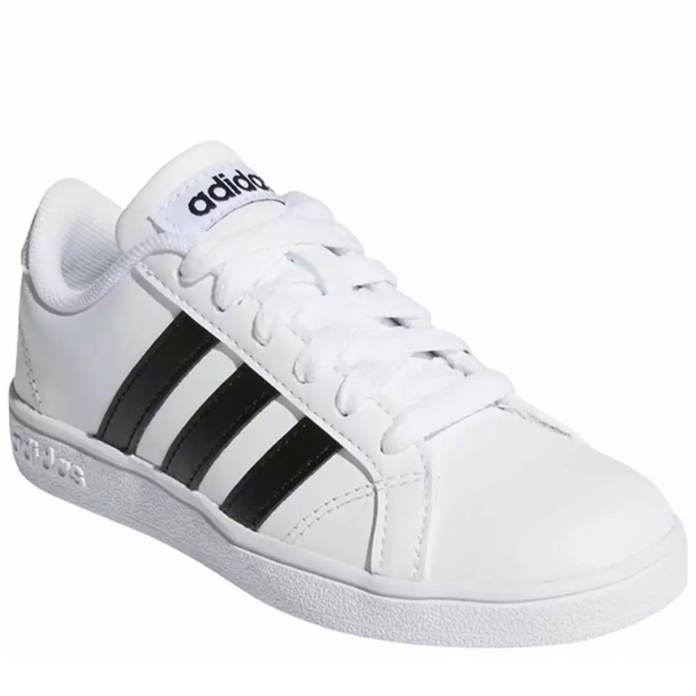 Adidas Boys Baseline fashion sneakers